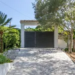 Belvilla By Oyo Villa Cadi